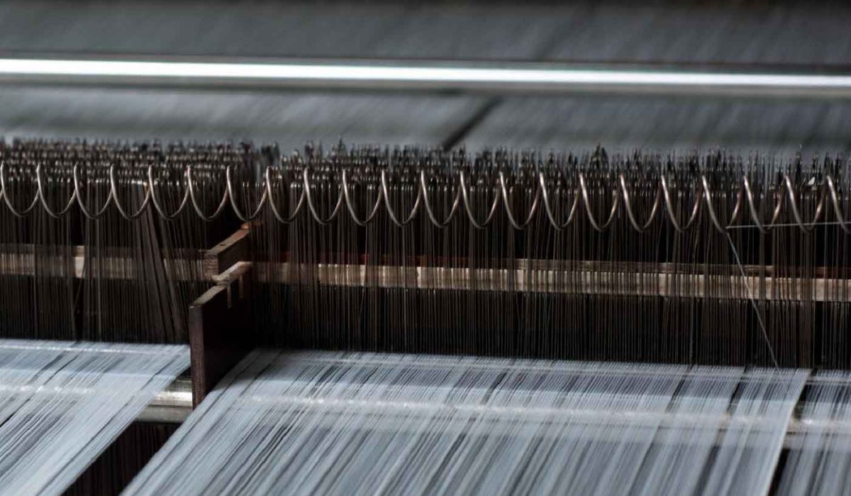 knit-vs-woven-fabric